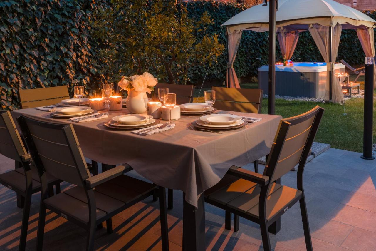 Villa Roko- The Spacious Luxury Trogir Exteriör bild