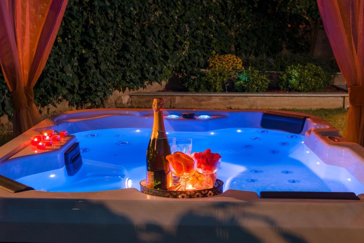 Villa Roko- The Spacious Luxury Trogir Exteriör bild